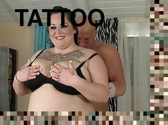 Tattooed BBW with large tits sucking a dick - Star Staxx