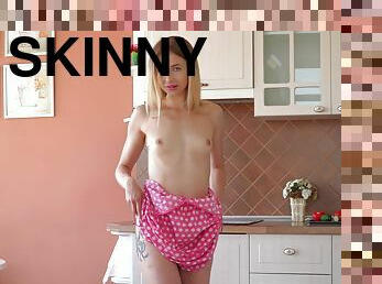 Homemade video of skinny Dominica pleasuring her puss in the kitchen