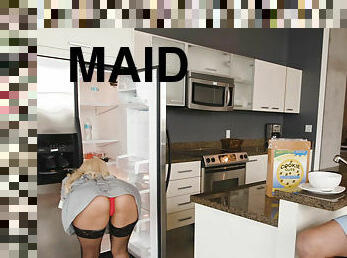 Sexy housemaid Luna Star sucks big dick and fucks in kitchen