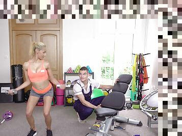 Amazing fucking in the home gym with stunning babe Veronica Leal