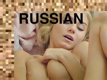 masturbation, orgasme, russe, babes, doigtage, blonde, lingerie, vagin, solo