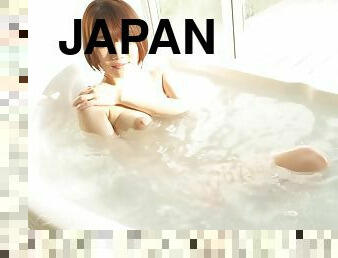 JAV star Mitsuha Kikukawa virtual bathtime handjob