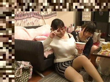 Tsukada Shiori and her girlfriend made out and had an amazing time