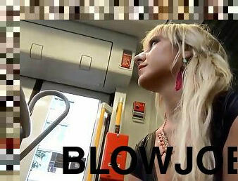 Düsseldorfer U-Bahn Mein Freund hat beschlossen, mir einen Blowjob zu geben