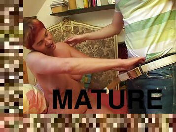 Dirty homemade video of mature granny Bea Dumas having anal sex