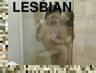 Riley Reid and Jade Baker enjoy good lesbian sex in the shower