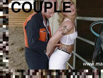 couple, blonde, minuscule, tatouage, soutien-gorge