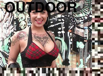 Tattooed punk bombshell blows cock outdoors and gets fucked hardcore