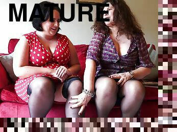 Mature BBW lesbians Gilly and Sarah Jane pussy licking