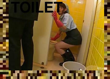 Toilet solo play and teasing her man makes Oda Shiori extra wet