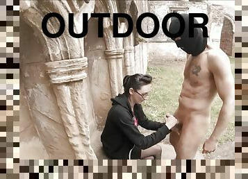 Fucking tattooed girl Demona Dragon outdoors makes him cum fast