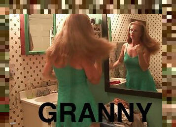 Horny granny Tiffany S spreads her legs for a sex toy