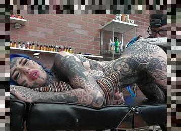 Kinky freak Amber Luke - Big tattooed tits & tattooed asshole live