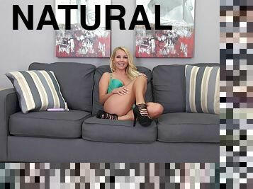 It's time for the blonde angel to shows us her masturbation skills