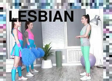 Young cheerleaders have lesbian fun time