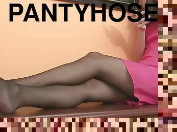 Pantyhose feet play