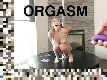 Angel Youngs Cumming Stripper Hot Porn Video