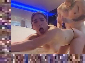 Chileno se coge a argentina en el Jacuzzi - NoahPells y Sunnyplay