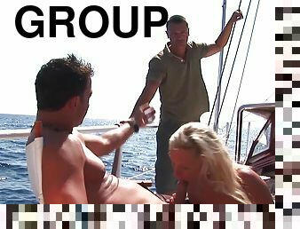 en-plein-air, fellation, hardcore, sexe-de-groupe, trio, yacht