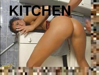 Slut gets her ass banged in the kitchen before taking cumshot