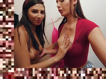 Gianna Dior teases Desiree Dulces cunt in front of a mirror