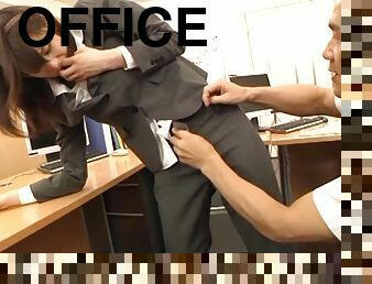 Ki Hanyuu the slutty office chick gets fingered by a colleague