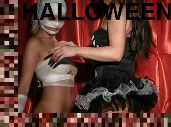 Jessie Hazel and Silvia Saint are Halloween Hotties