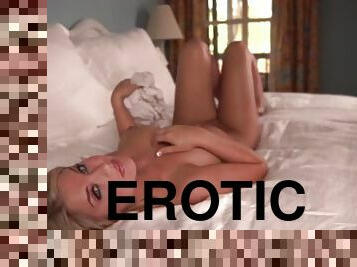 Stunning Jamie Bradford shows her hot tits in the bedroom