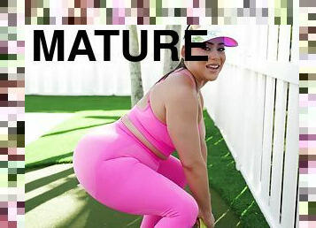 Big bum mature Carmela Clutch drops her panties to ride a dick
