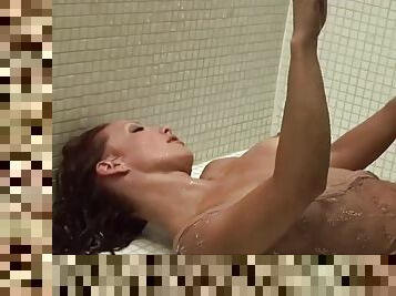 Sexy jennifer korbin milf in shower