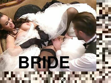 Sexy bride has the breathtaking pounding session after the wedding