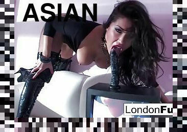 Londons hot tv anal solo