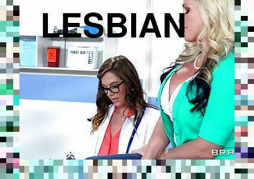Brunette lesbian doctor licks a blonde patient's pussy in the hospital