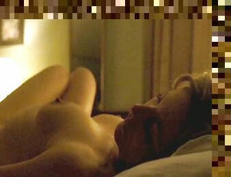 Delicious Gillian Anderson Exposes Her Natural Jugs and Big Nipples