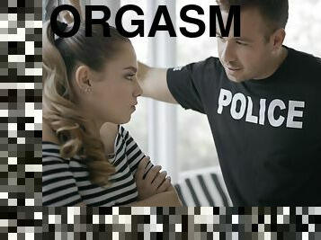 Cop fucks teenager and grants her insane orgasms