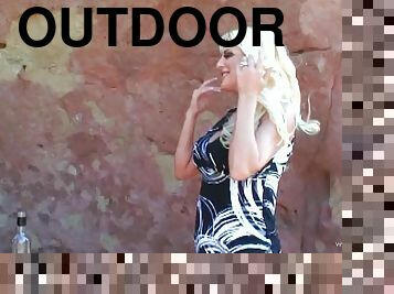 Marvelous Blonde With Big Tits Slammed Outdoor Reality