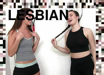Sporty chicks have erotic lesbian sex after their workout