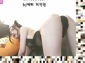Busty korean teen kitty masturbates