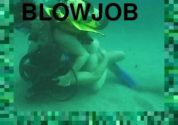 Kinky Jessica gives hot blowjob under the water while diving