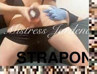 strapon, anal-sex, sadomasochismus, sklavin, schlampe, herrin, vorherrschaft, brunette, domina