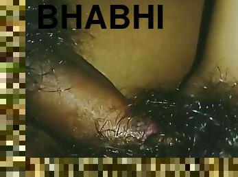 Bhabhi ko londa hands up with dildo 