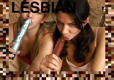 orgasmi, pillu-pussy, suihinotto, lesbo-lesbian, teini, lelu, sormettaminen, keittiö, letti, luonnollinen