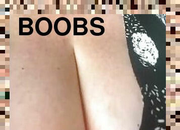 Wobbling tits