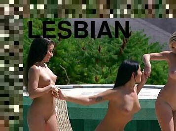 Incredible lesbian threesome with luscious pornstar Loren Minardi