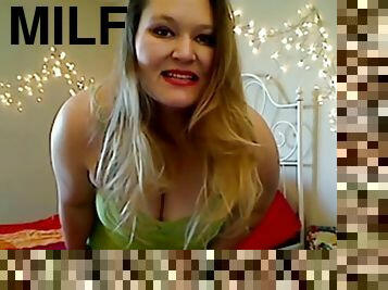 Fatty milf shows her natural juicy tits and big ass