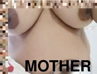 Madura de tetas grandes en video casero, ¿quieres tocar mis tetas?.