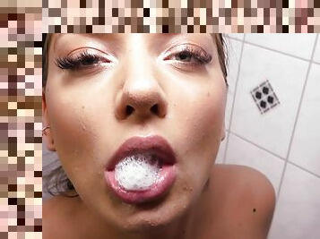 German amateur teen meet user in bathroom