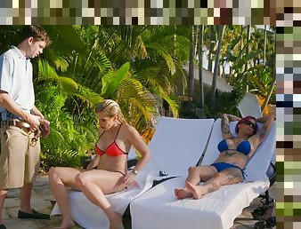 These babes are so horny that they want a poolside threesome right now