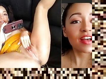 Saturno Squirt sexy latina babe watches porn and masturbates doing foot fetish ????