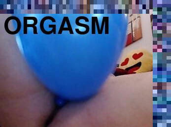 Big wet orgasm for these big balloons inflated together with you